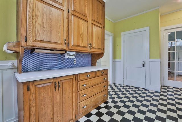 34 Abbott St, Beverly, MA 01915
