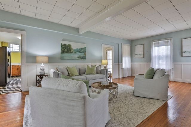 34 Abbott St, Beverly, MA 01915