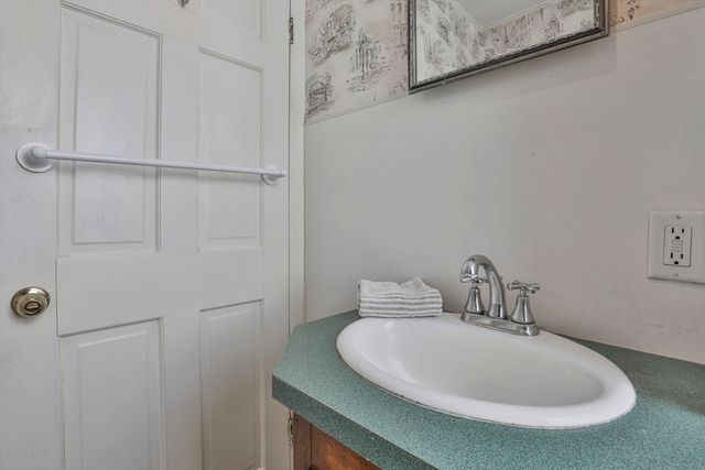 34 Abbott St, Beverly, MA 01915