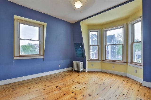 34 Abbott St, Beverly, MA 01915