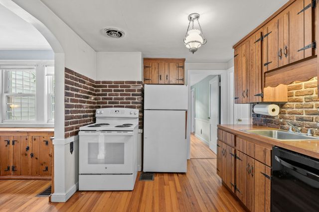 71 Sheppard Ave, Braintree, MA 02184