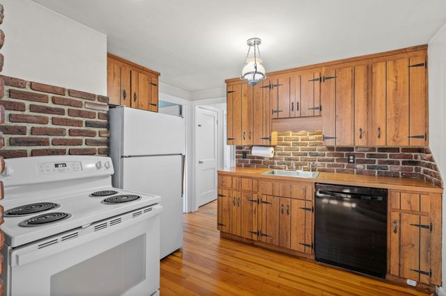 71 Sheppard Ave, Braintree, MA 02184