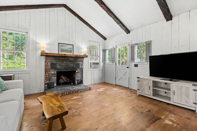 71 Sheppard Ave, Braintree, MA 02184