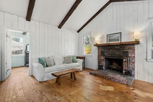 71 Sheppard Ave, Braintree, MA 02184