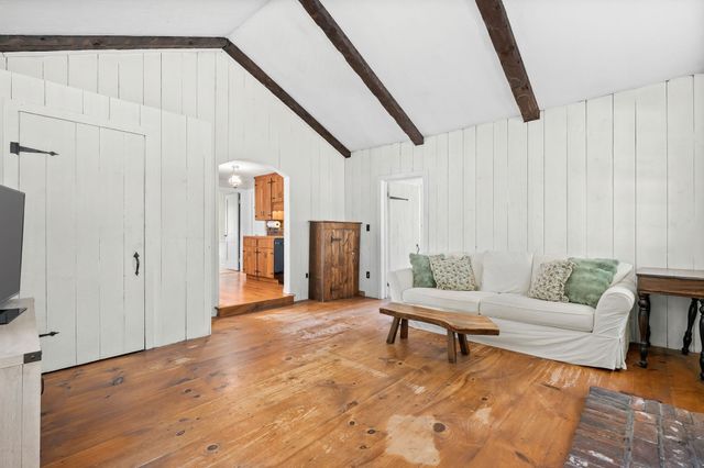 71 Sheppard Ave, Braintree, MA 02184