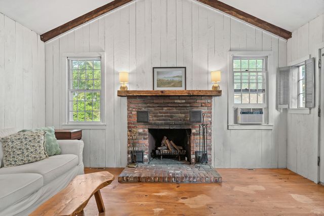 71 Sheppard Ave, Braintree, MA 02184