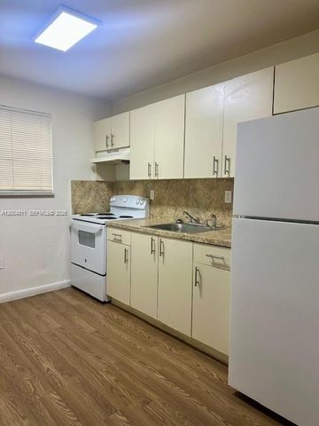 15 NW 70th St 17, Miami, FL 33150