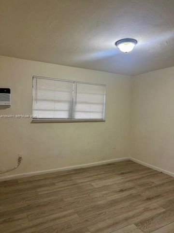 15 NW 70th St 17, Miami, FL 33150