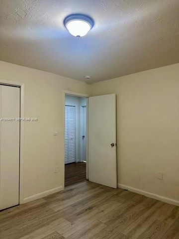 15 NW 70th St 17, Miami, FL 33150