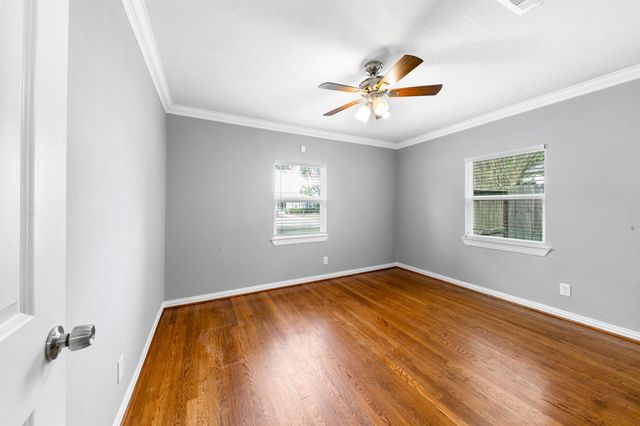 6915 Jalna Street, Houston, TX 77055