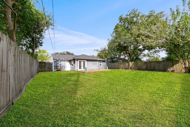 6915 Jalna Street, Houston, TX 77055