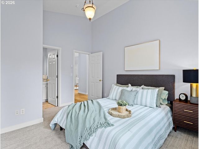 8830 Sw MAPLE Ct, Portland, OR 97223