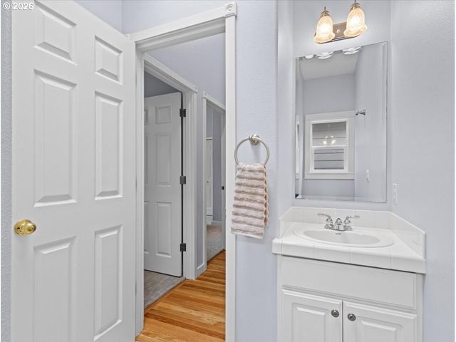 8830 Sw MAPLE Ct, Portland, OR 97223