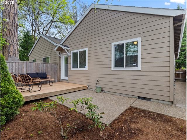 8830 Sw MAPLE Ct, Portland, OR 97223