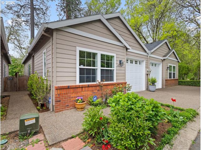 8830 Sw MAPLE Ct, Portland, OR 97223