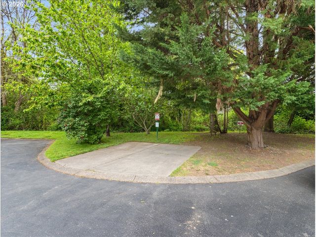 8830 Sw MAPLE Ct, Portland, OR 97223