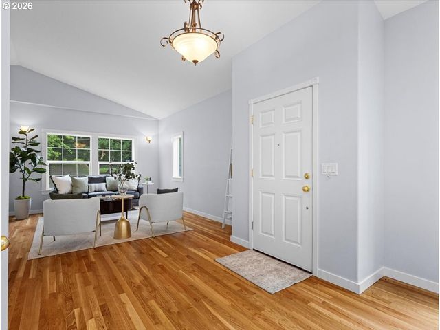 8830 Sw MAPLE Ct, Portland, OR 97223