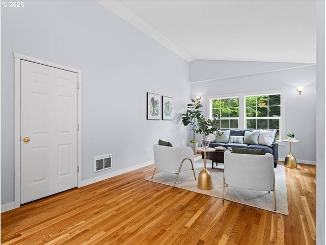 8830 Sw MAPLE Ct, Portland, OR 97223