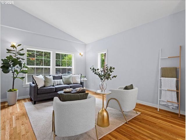 8830 Sw MAPLE Ct, Portland, OR 97223