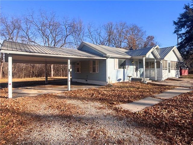 1116 Lake Maurer Road, Excelsior Springs, MO 64024