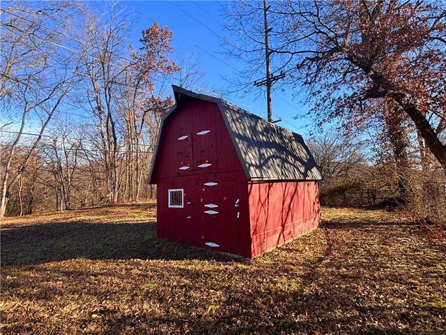 1116 Lake Maurer Road, Excelsior Springs, MO 64024