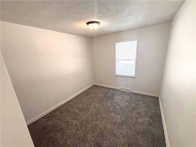 1116 Lake Maurer Road, Excelsior Springs, MO 64024