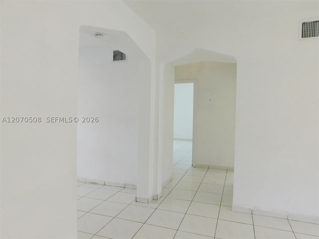 1735 Marseille Dr 2, Miami Beach, FL 33141