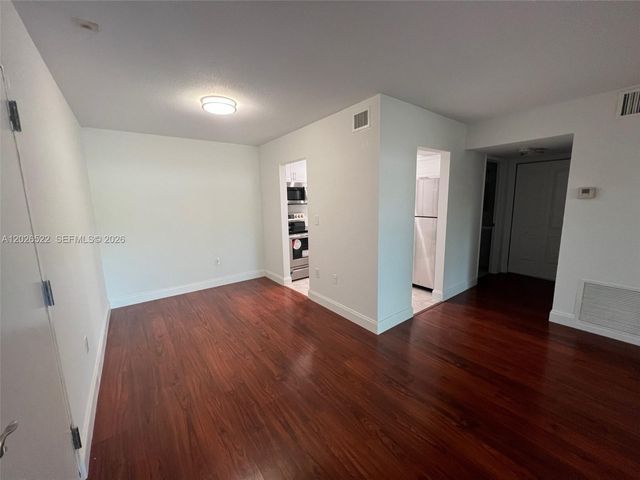 10415 N Kendall Dr B113, Miami, FL 33176
