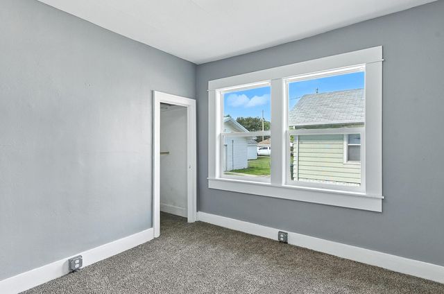 2903 3RD Avenue, Council Bluffs, IA 51501