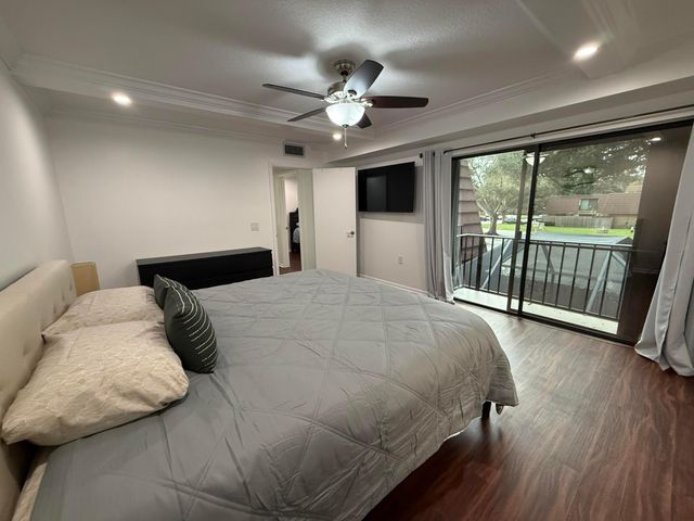 2410 24th Lane, Palm Beach Gardens, FL 33418