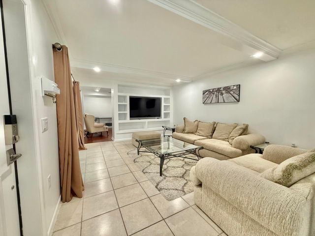 2410 24th Lane, Palm Beach Gardens, FL 33418