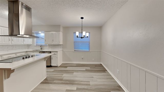 108 Meadowcrest Drive, Desoto, TX 75115