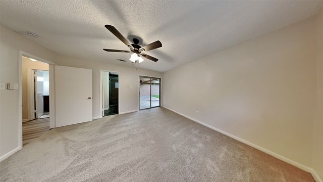108 Meadowcrest Drive, Desoto, TX 75115