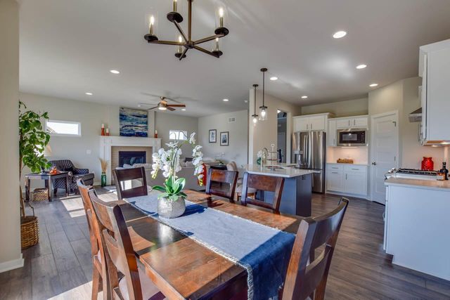 6595 Redpoll Circle, Middleton, WI 53562