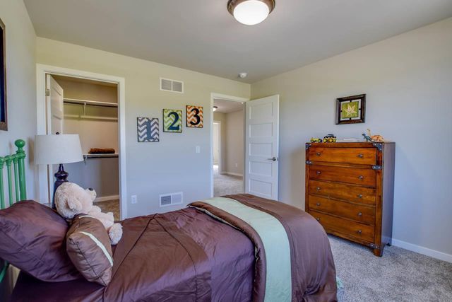 6595 Redpoll Circle, Middleton, WI 53562