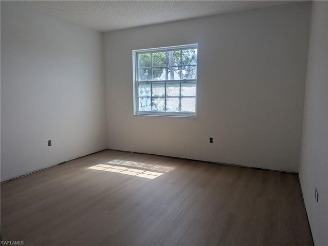 7025 New Post DR 3, North Fort Myers, FL 33917