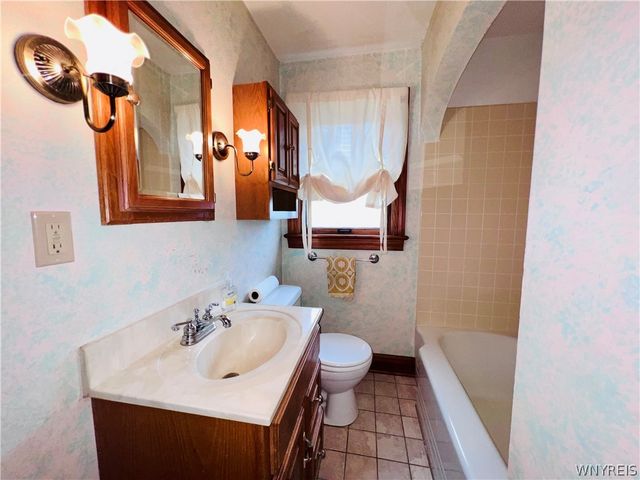 3050 Belknap Road, Eden, NY 14057
