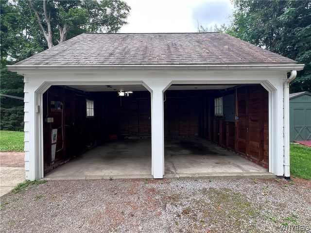 3050 Belknap Road, Eden, NY 14057