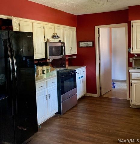 140 Greenleaf Drive, Wetumpka, AL 36092