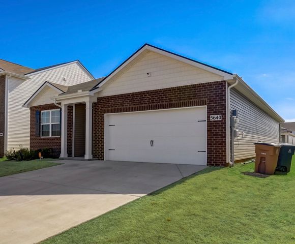 5640 Hickory Woods Dr, Antioch, TN 37013