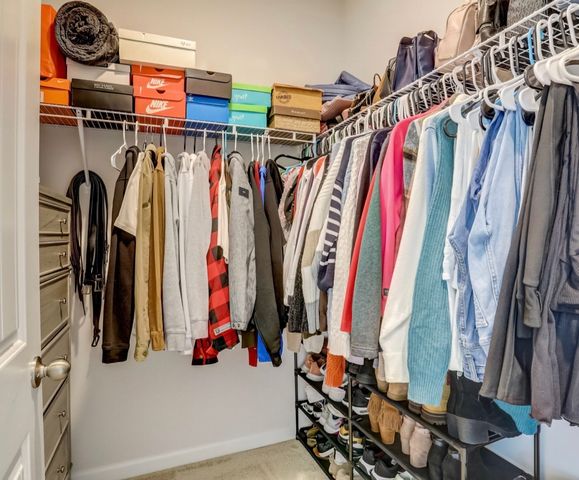 5640 Hickory Woods Dr, Antioch, TN 37013