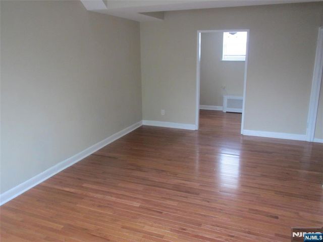 126 Hastings Avenue A, Rutherford, NJ 07070