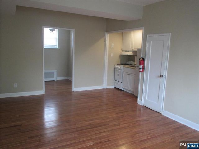 126 Hastings Avenue A, Rutherford, NJ 07070