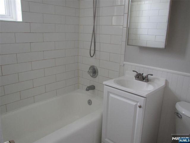 126 Hastings Avenue A, Rutherford, NJ 07070