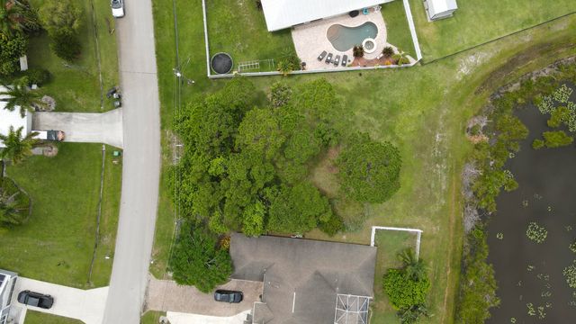 5522 NW Cordrey Street, Port St. Lucie, Port St Lucie, FL 34986