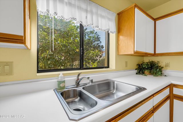 64510 E Canyon Shadows Lane, Tucson, AZ 85739