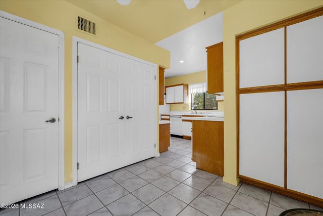 64510 E Canyon Shadows Lane, Tucson, AZ 85739