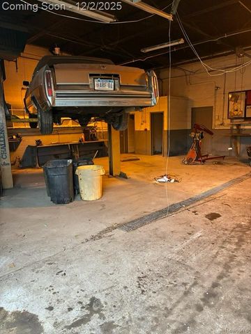 11392 Greenfield Road, Detroit, MI 48227