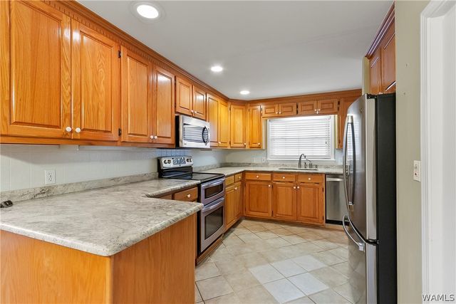 17385 Spencers Cove, Northport, AL 35475