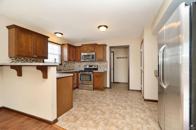 3009 Oakwood Drive, Junction City, KS 66441